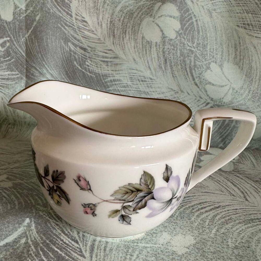 Vintage Wedgwood "June Garland" Small Milk Jug (Creamer) c.1961*