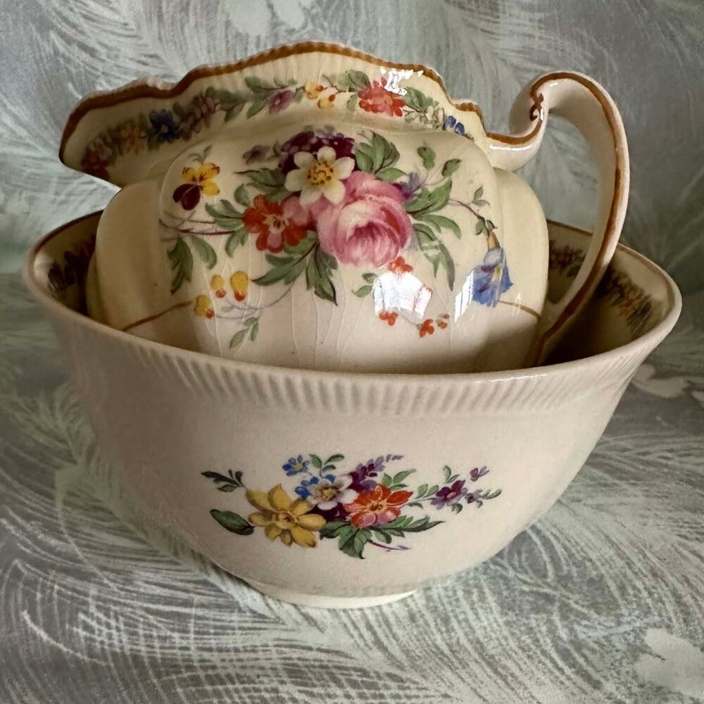 Johnson Brothers Old Staffordshire "Dubarry" Milk Jug & Sugan Basin c.1930's*