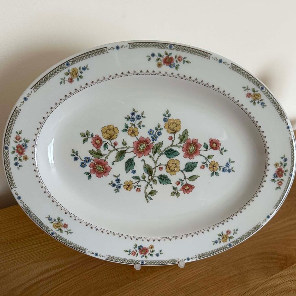 Royal Doulton Kingswood Pattern Large Serving Platter 13" x 10". c.1977-1998
