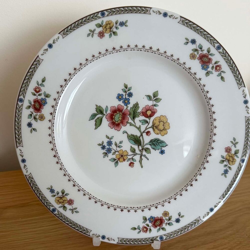 Royal Doulton Kingswood Pattern Luncheon / Salad Plate 8" Diameter. c.1977-1998*