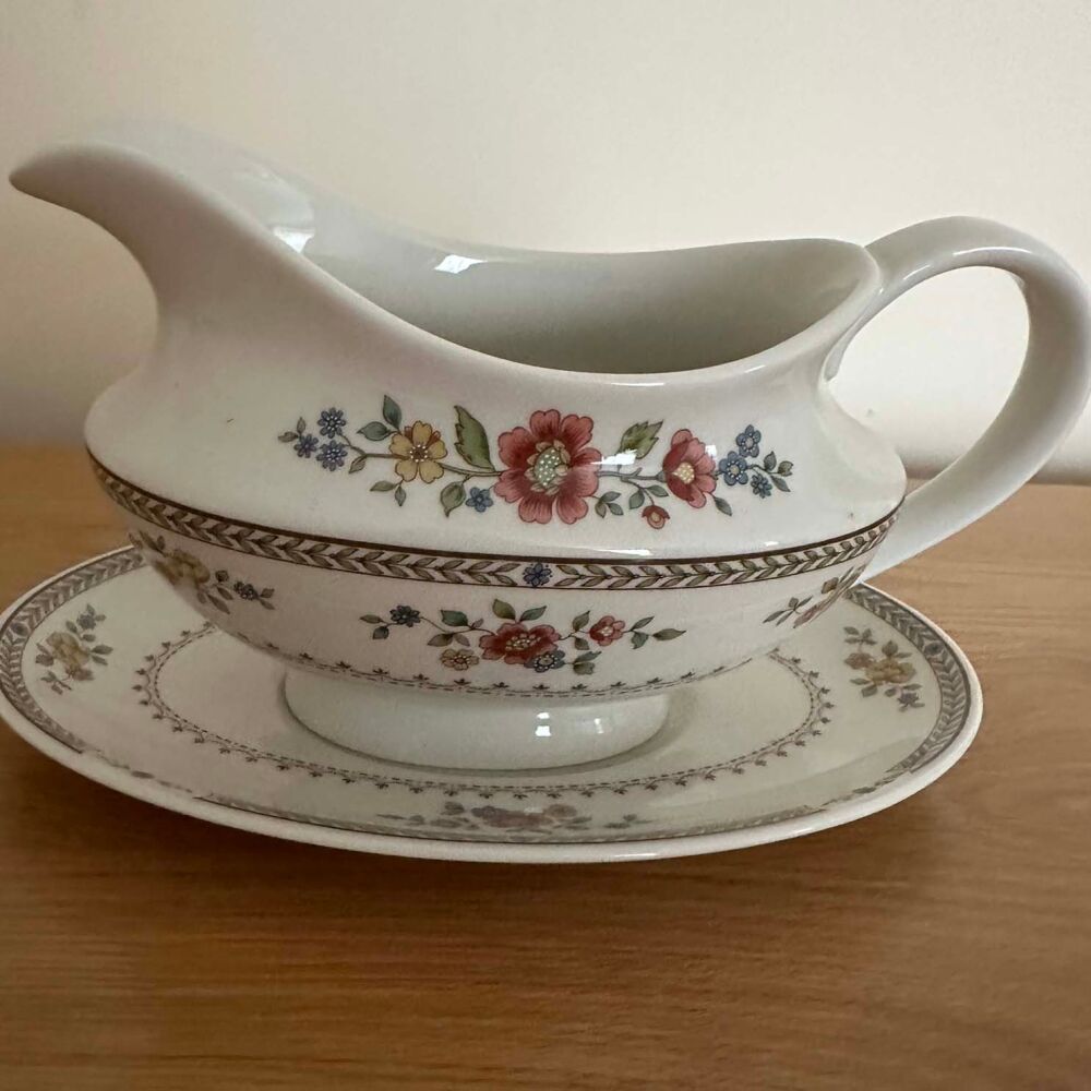 Royal Doulton Kingswood Pattern Gravy Boat & Stand. c.1977-1998