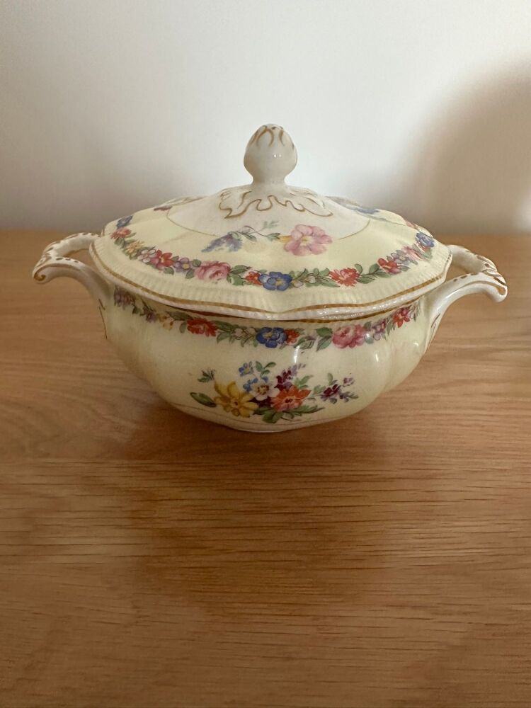Vintage Johnson Bros Old Staffordshire Dubarry Marlow Small Lidded Bowl. c1930's