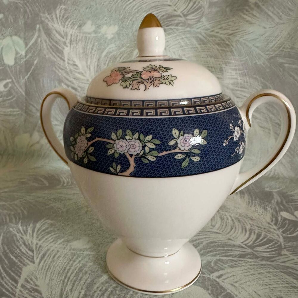 Vintage Wedgwood Bone China "Blue Siam" Lidded Sugar Bowl (Sucrier) c.1985-1989