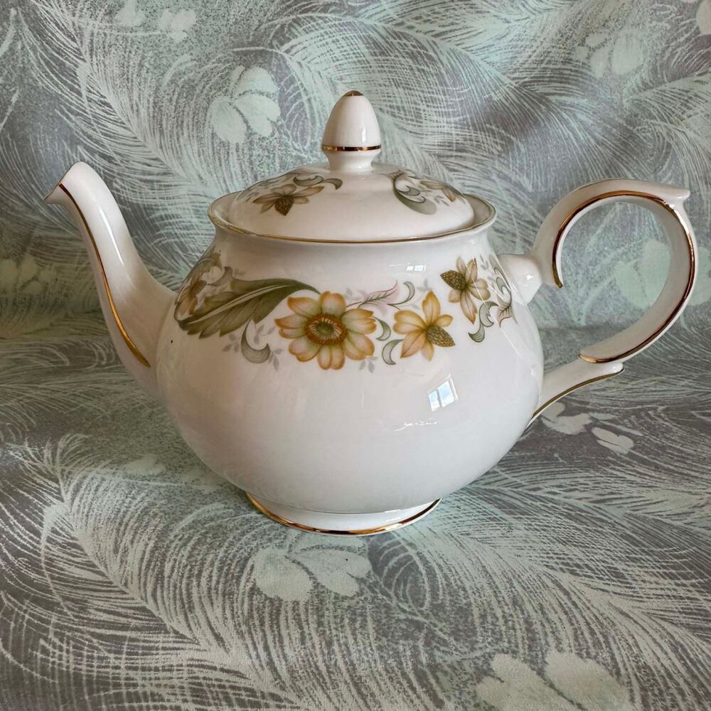 Vintage Duchess "Greensleeves" Pattern Bone China 1 Pint (2-3 Cup) Tea Pot c.1960's