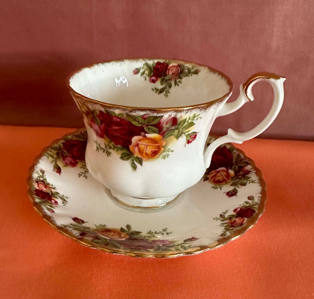 Vintage Royal Albert Old Country Roses Breakfast Cup & Saucer c.1950's / 1960's*