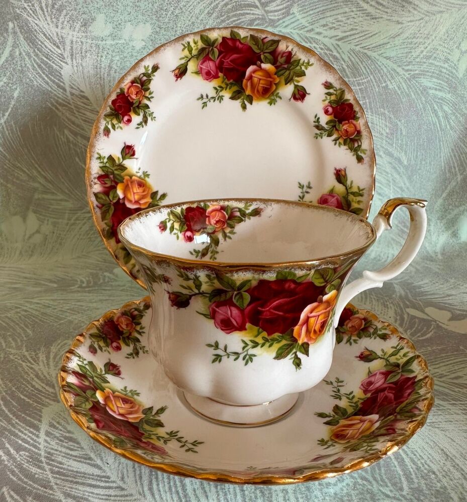 Vintage Royal Albert Old Country Roses Tea Trio - Tea Cup, Saucer & Tea Plate*