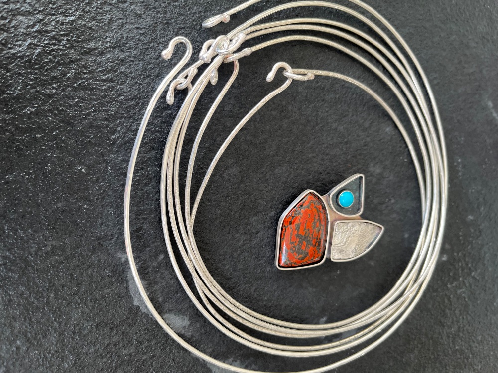 Neckwires and Neckrings