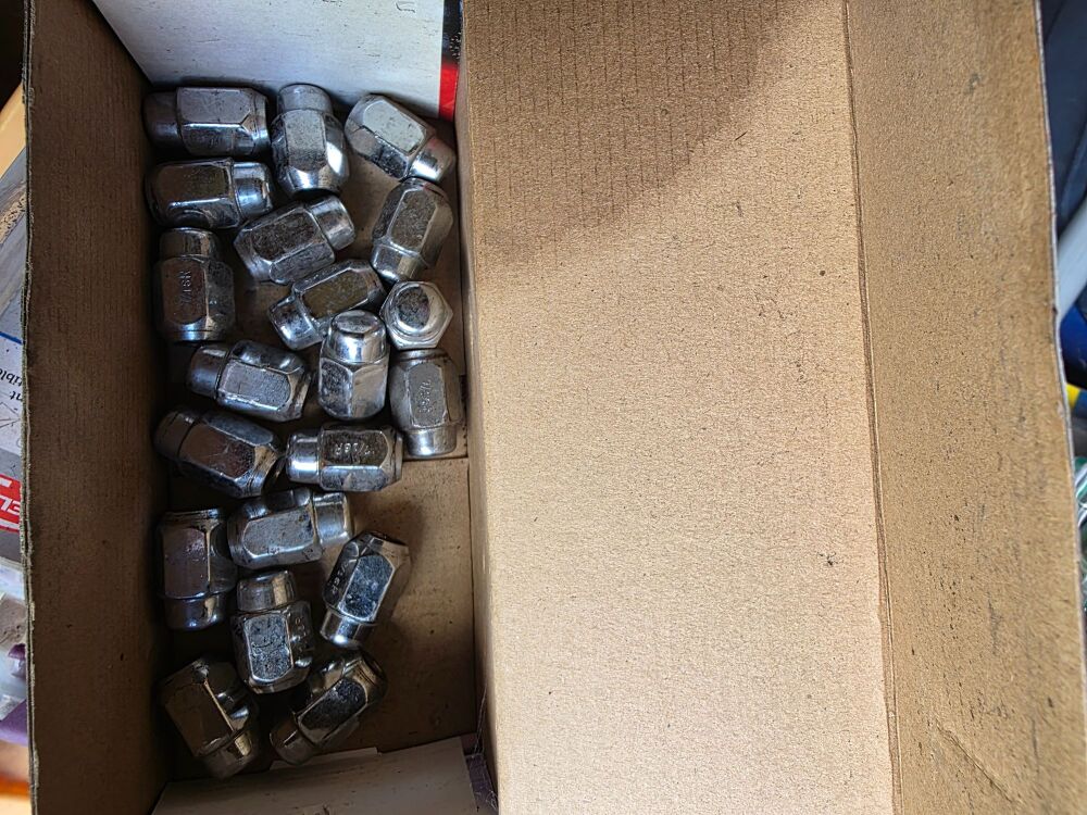 Chrome Lug Nuts- Early Standard size