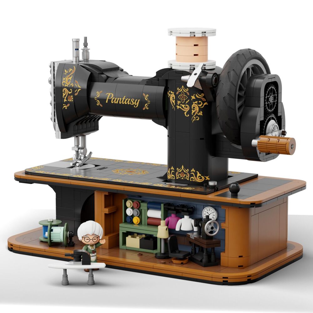 Antique Hand Crank Sewing Machine - Pantasy