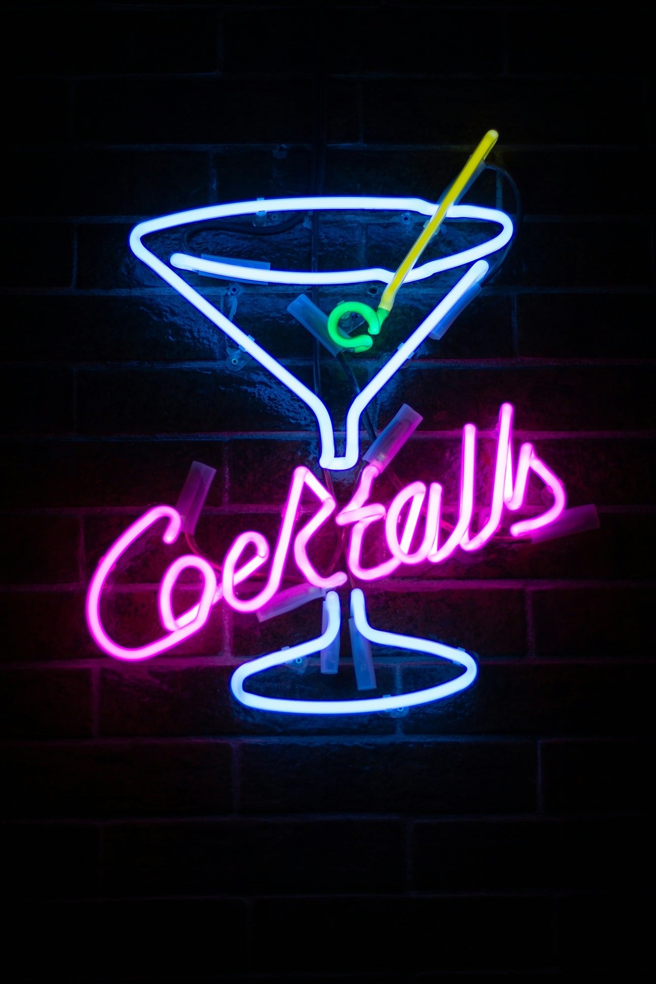 cocktails-led-signage-M9Ndmtf6nPw.jpg