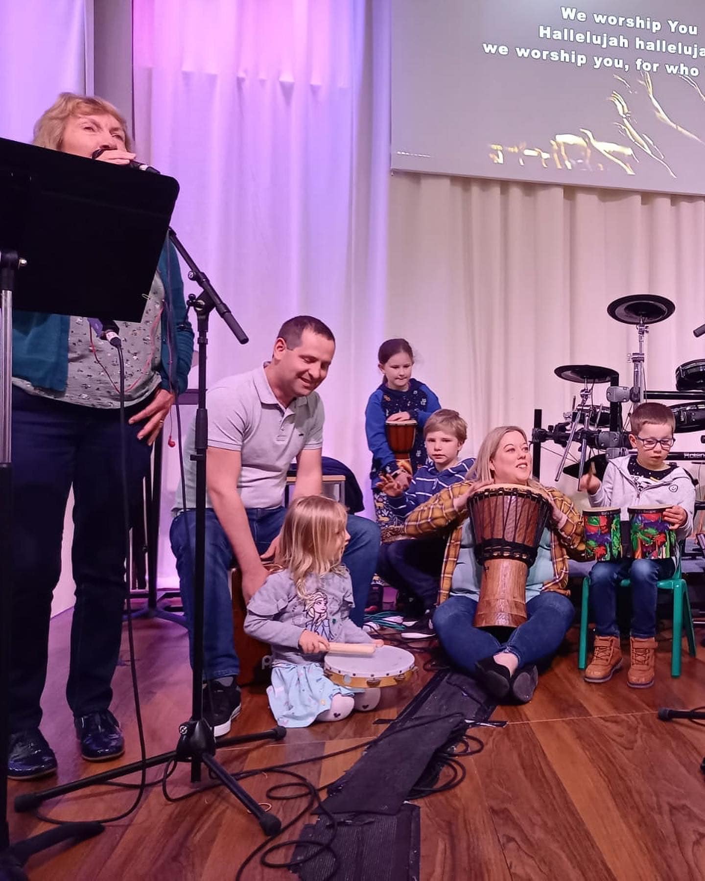 WORSHIP KIDS