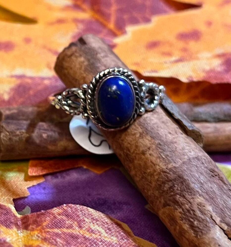 925 Sterling Silver and Lapis Luzuli Ring (Style 1)