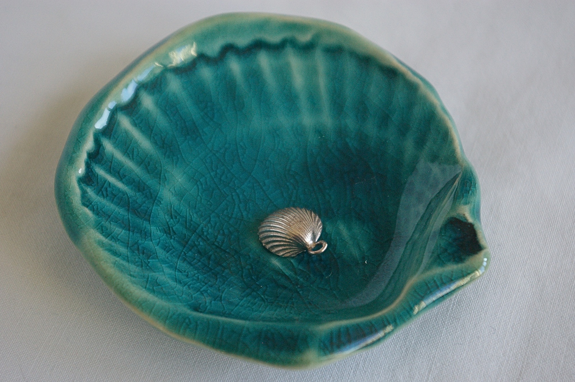 Oriental blue small with scallop