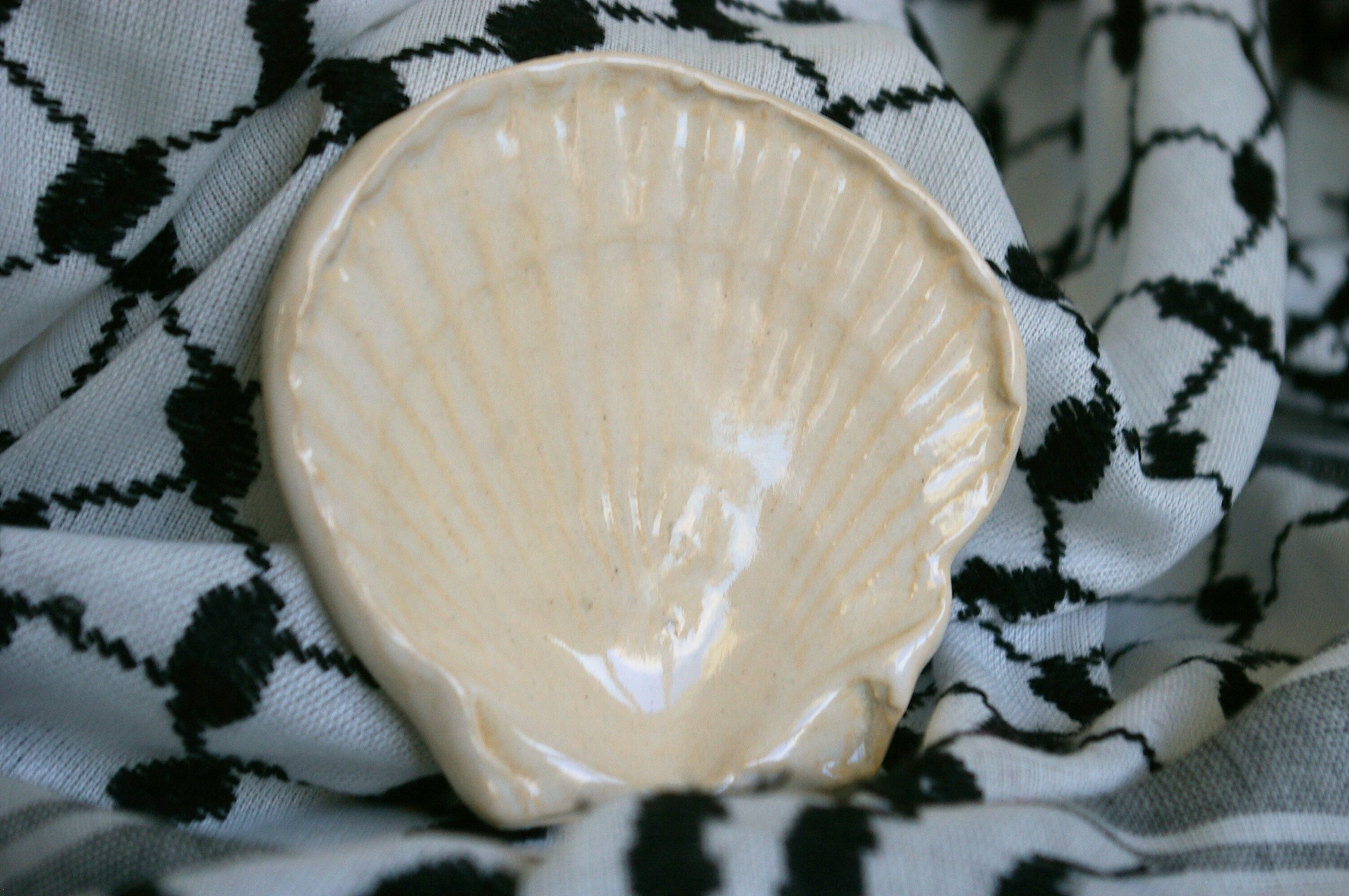 White crackle large keffiyah 1