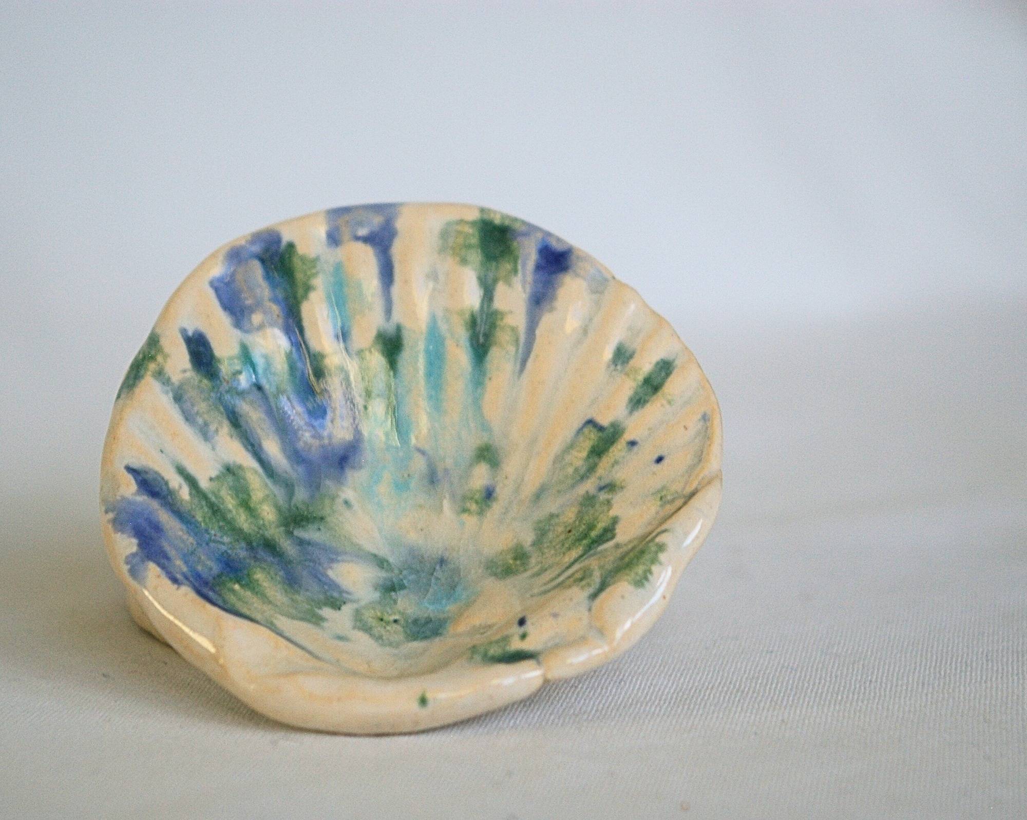 White crackle plus random small