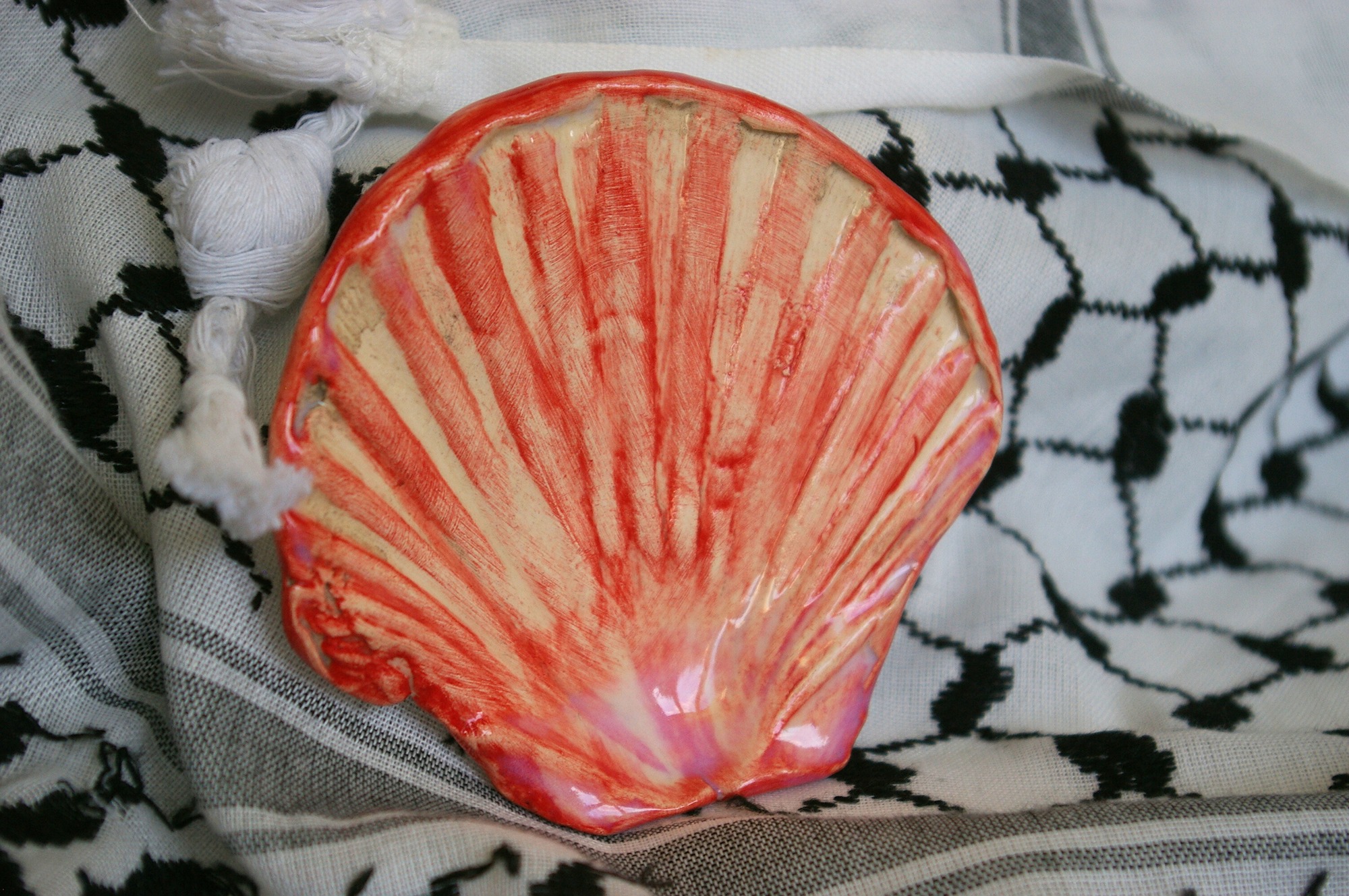 Red large keffiyah 1