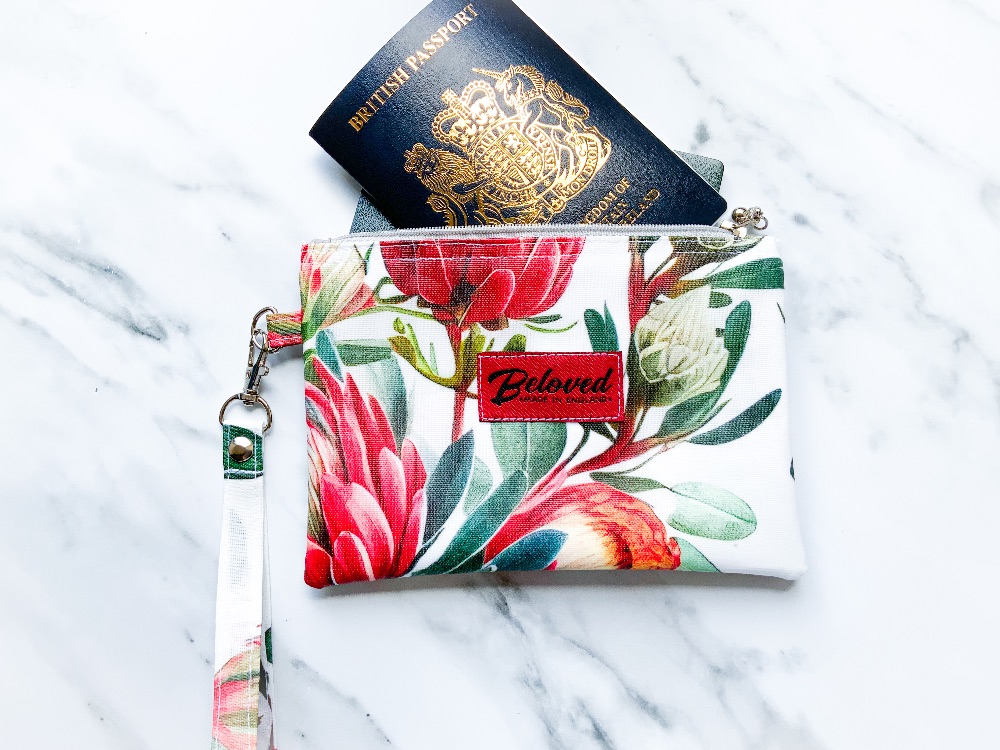Travel pouches/purses