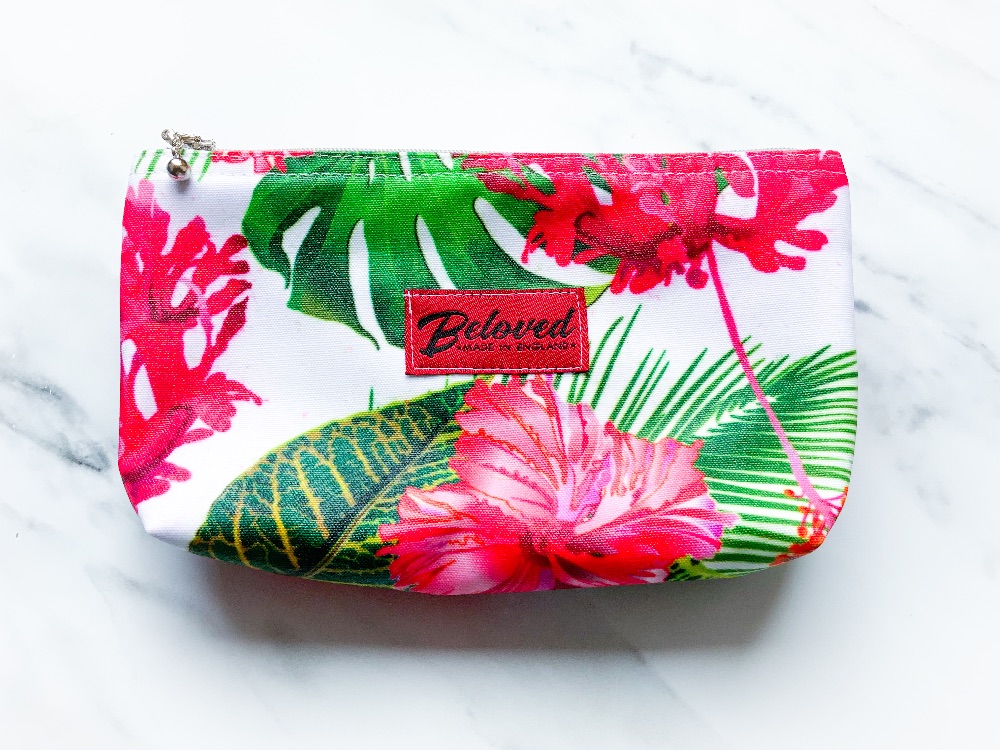 Medium cosmetic bags