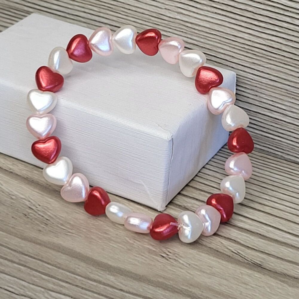Beaded Heart Stretch Bracelet – Red, Pink & White