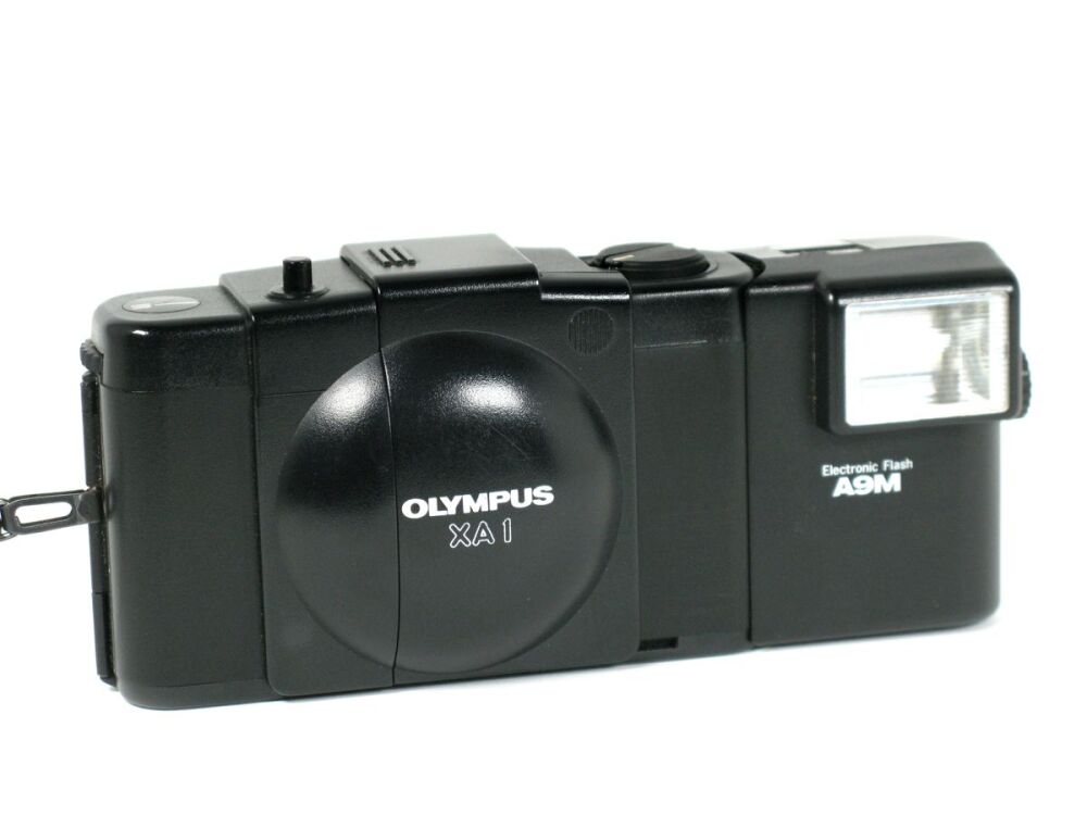 Olympus XA1