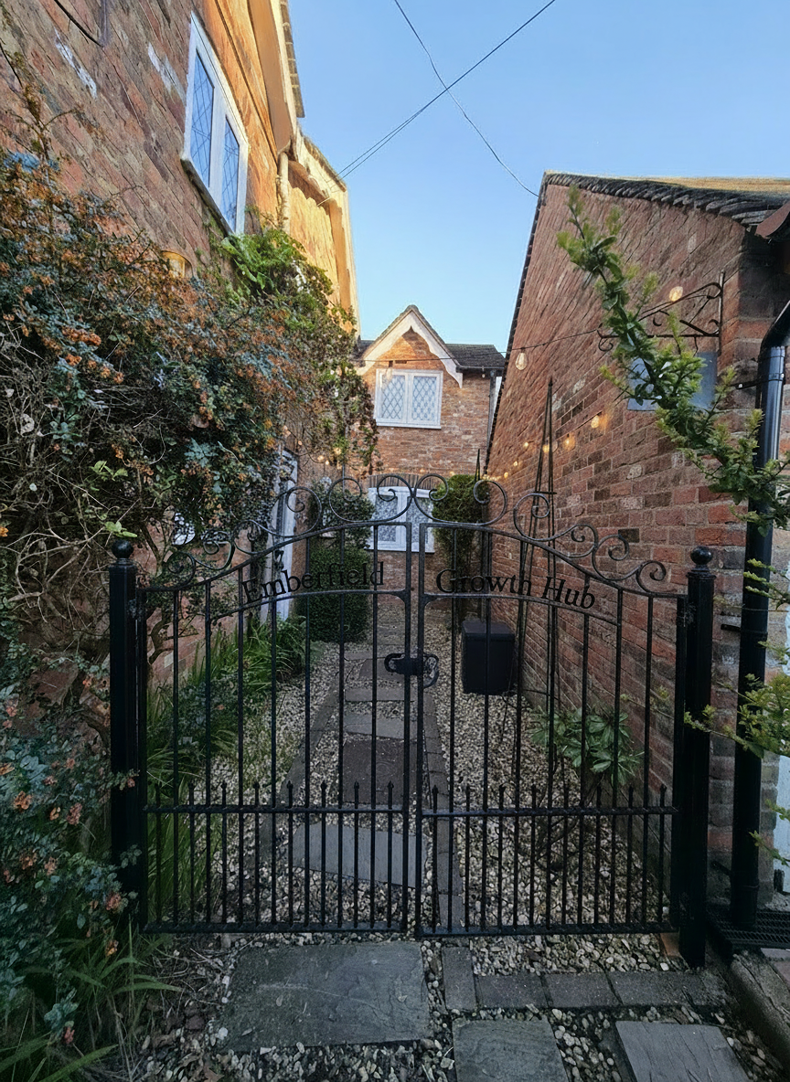 Who doesn't love a tyre swing?