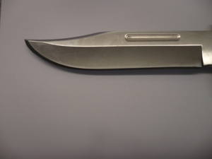 Hunting knife with broken tip 1