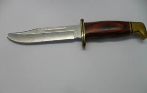 Hunting knife with broken tip 2