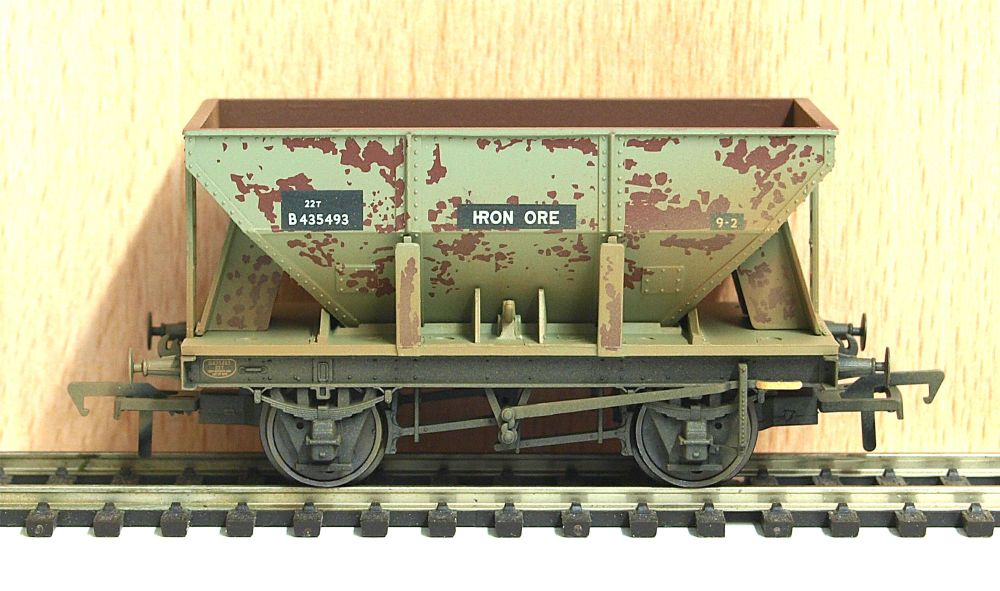 Bachmann 37-508 	 22 Ton Ore Hopper Wagon BR Grey (Weathered)