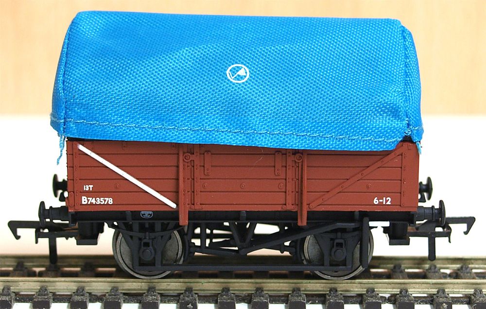 Bachmann 33-086   BR  tent hooded China clay wagon