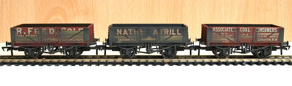 Bachmann 37097  	Coal Trader' Pack 5 Plank Wagons Weathered 	£ 46.95