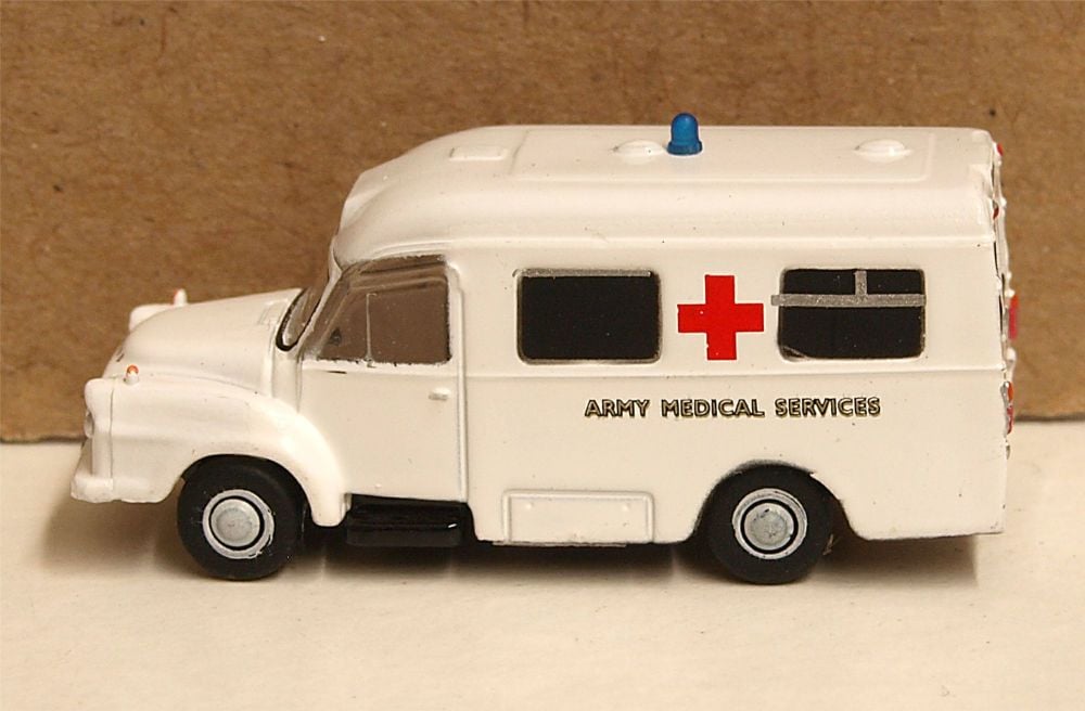 Oxford Diecast NBED006  Bedford J1 Ambulance Army Medical Services