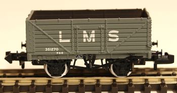 Graham Farish 377-087  7 Plank Wagon End Door LMS Grey