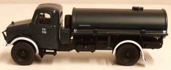 Oxford Diecast 76BD021  Bedford OWLC Tanker Petroleum Board