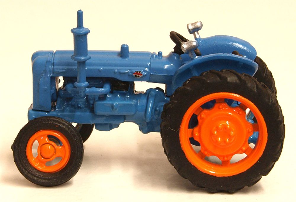 Oxford Diecast 76TRAC001  Fordson Tractor Blue