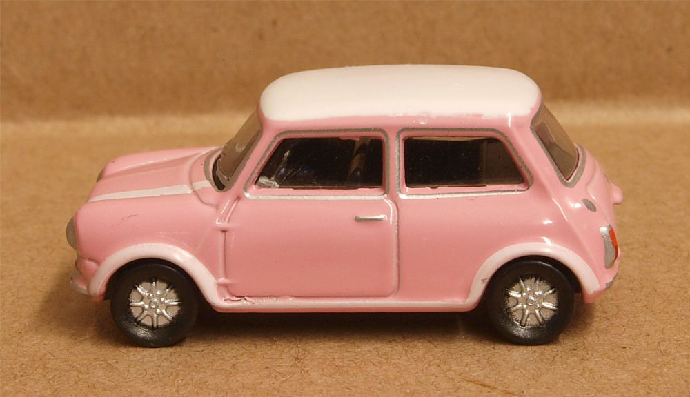Oxford Diecast 76MCS006 Austin Mini Pink