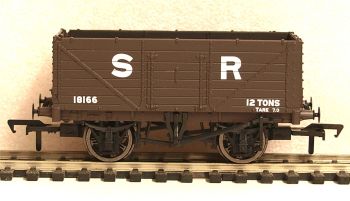 Bachmann 37-090  7 Plank End Door Wagon SR Brown