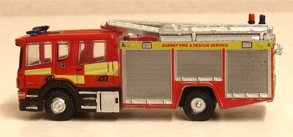 Oxford Diecast NSFE007  Scania Pump Ladder Surrey Fire & Rescue