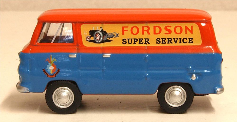  Oxford Diecast 76FDE011  Ford 400E Van  Fordson Tractors