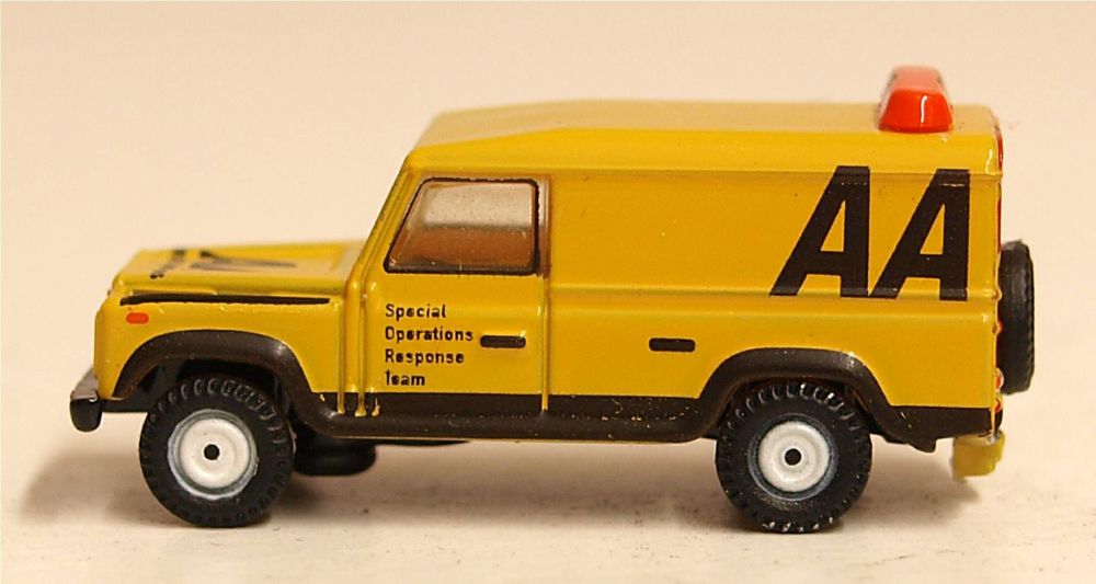  Oxford Diecast NDEF009  Land Rover Defender LWB Hard Top AA