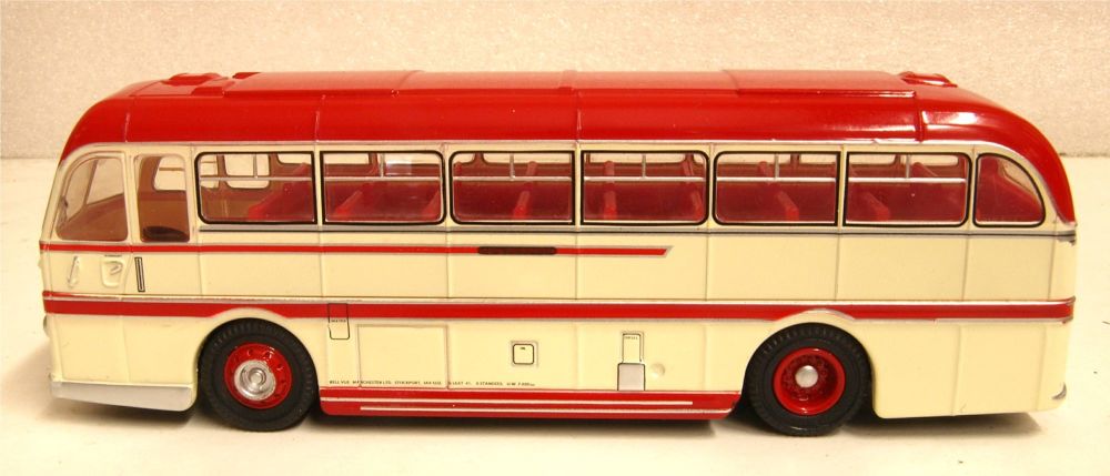 Oxford Diecast 76DR001  Duple Roadmaster Belle Vue Coaches 1:76 Scale