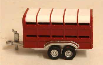 Oxford Diecast NFARM004  Livestock Trailer Red