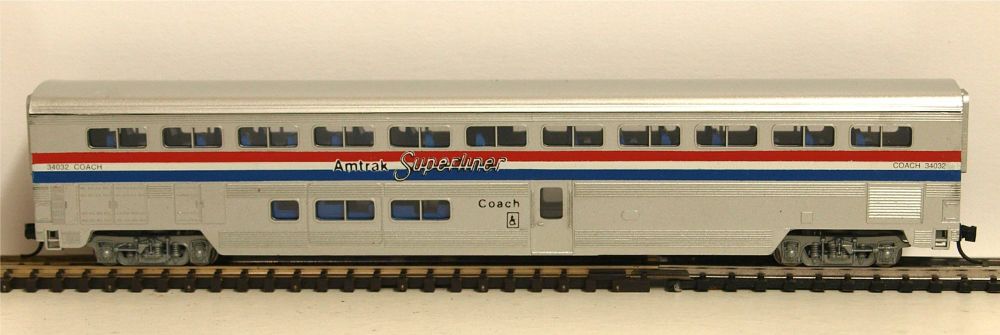 Con-Cor 1-040622  Amtrak Superliners Coach 1:160