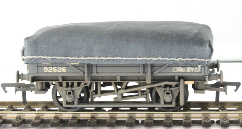  Bachmann 33-088A  5 Plank China Clay Wagon GWR Grey with Tarpaulin Cover