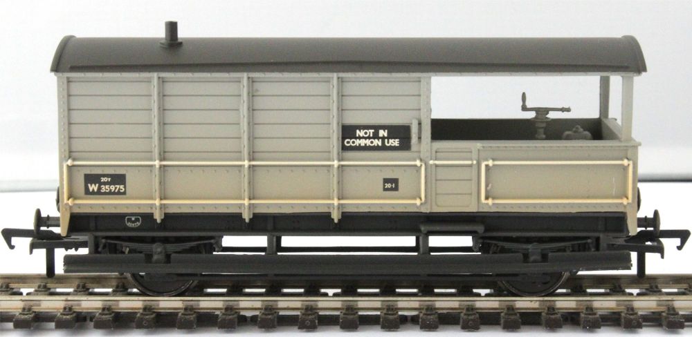  Bachmann 33-308A  GWR 20T 'Toad' Brake Van BR Grey (Early) (Weathered)