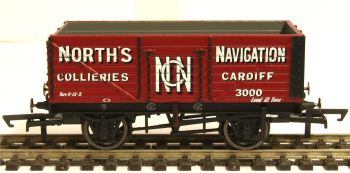 Hornby R6904  7 Plank wagon 'North's Navigation'