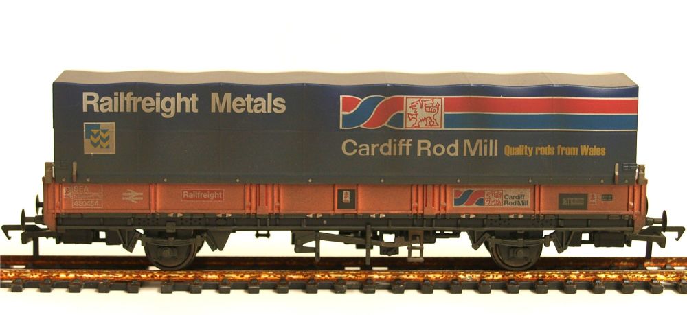 EFE Rail E87045  BR SEA Wagon 'Railfreight' (Cardiff Rod Mill) with hood (r