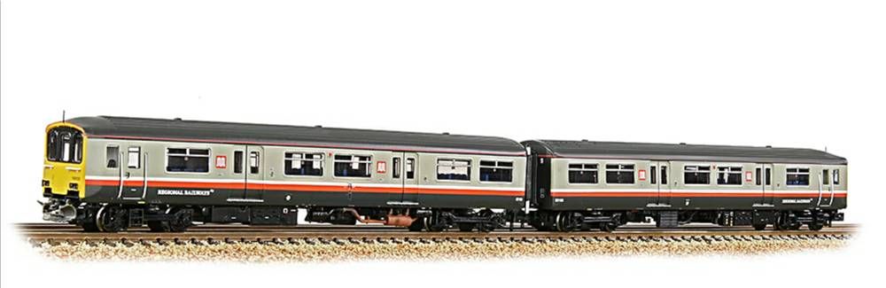 Graham Farish 371-336  Class 150/1 2-Car DMU 150133 BR GMPTE (Regional Rail