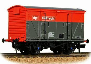 Bachmann 38-883  BR VEA 'Vanwide' BR Railfreight Red & Grey