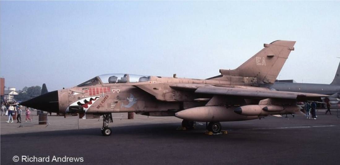    Revell 03892  Tornado GR1 RAF Gulf War 1:32