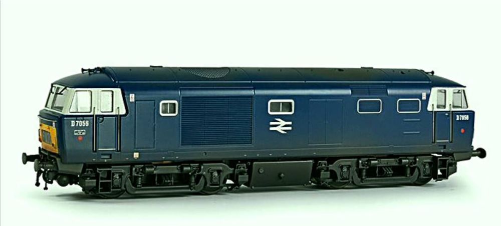 EFE Rail E84004  Class 35 'Hymek' D7056 BR Blue (Yellow Panels & White Cab 